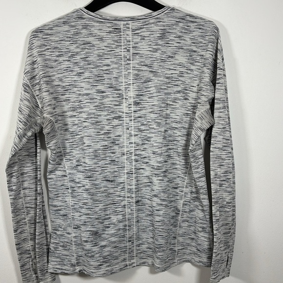 Lululemon Sweat Embrace Heathered Gray Long Sleeve Top 12 Soft Workout Gym - Picture 6 of 6